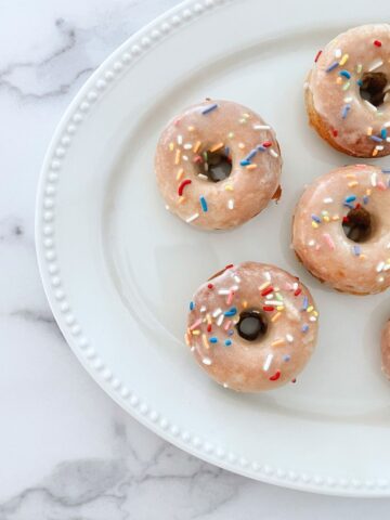 Gluten-free baked cake donut.